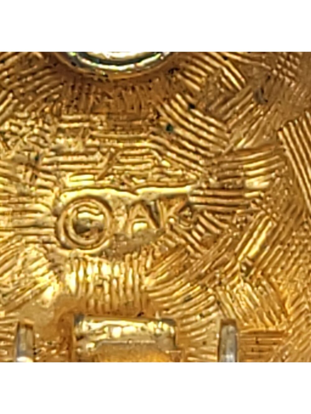 Gold-Tone Woven Clip-On Earrings By AK With Textured Design Vtg Classic Style 1" - Picture 6 of 15